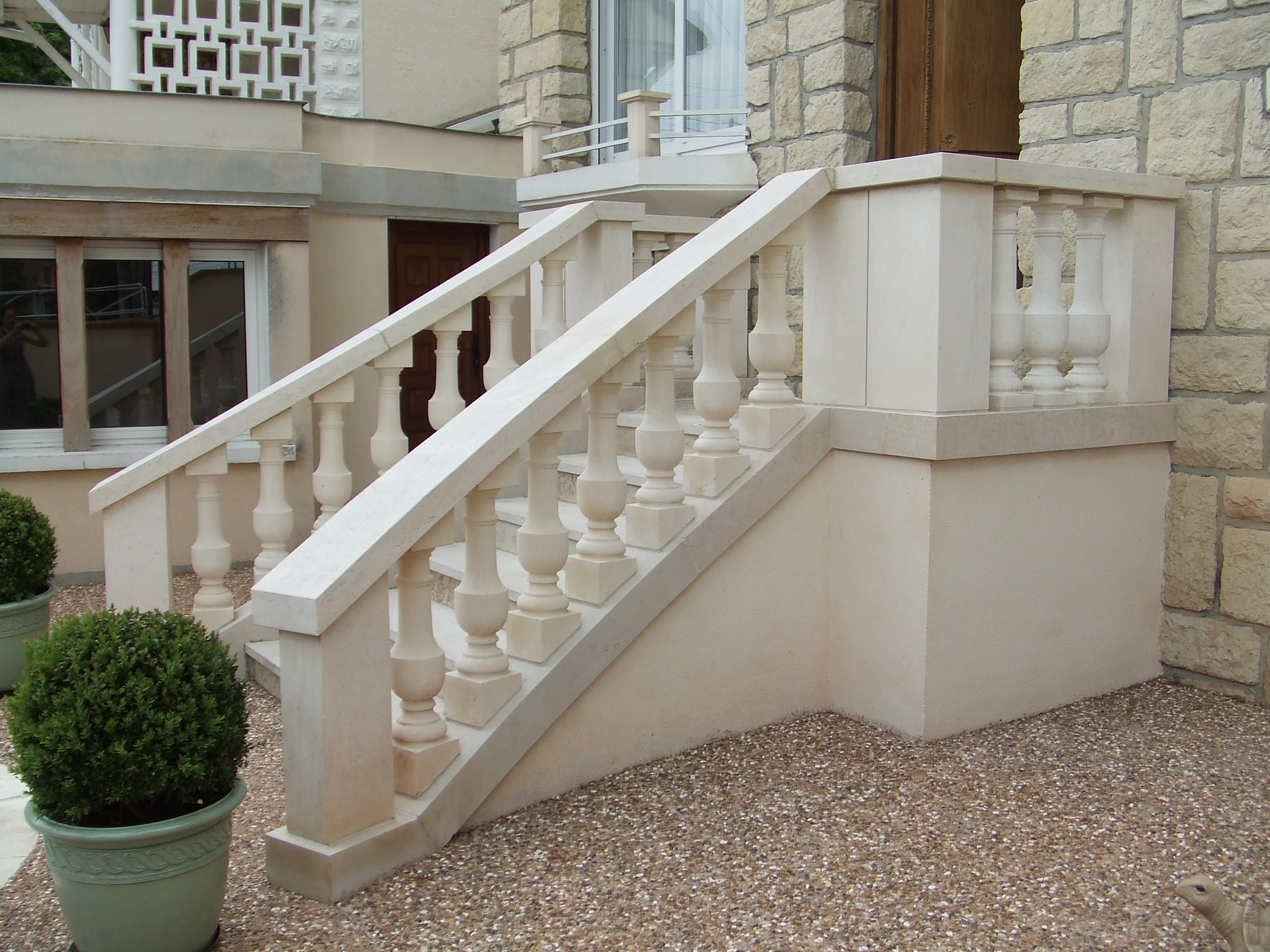 Escalier en pierre de Bourgogne des Carrières Sauvanet de la Nièvre